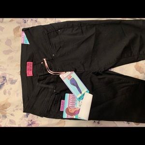 Size 5 FASHION NOVA BOOTY LIFTING JEANS NWT